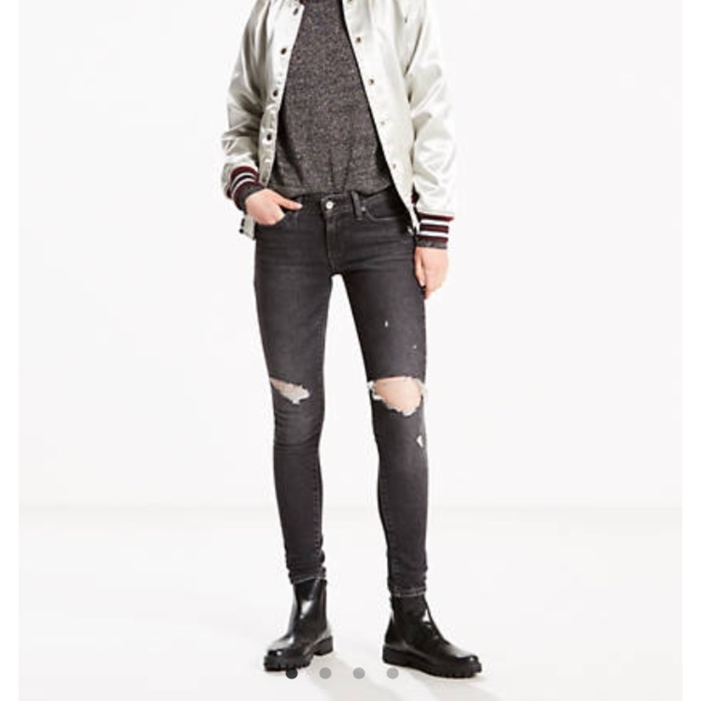 NWOT Levi’s ripped black skinny jeans